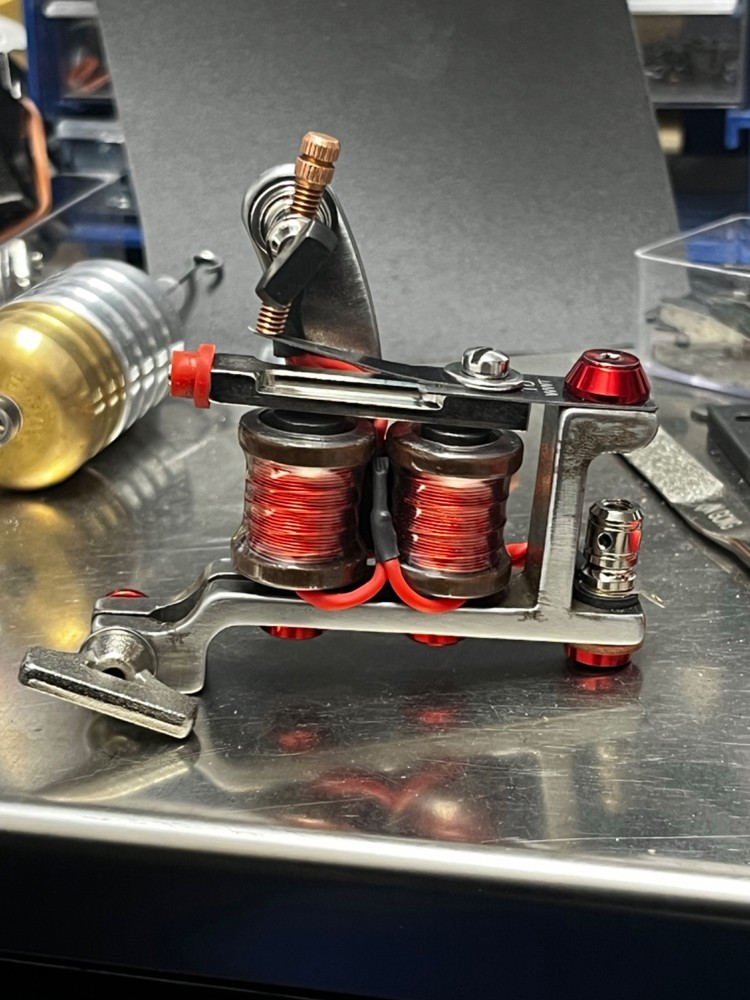 MiddlegroundMFG one-off coil tattoo machine shader