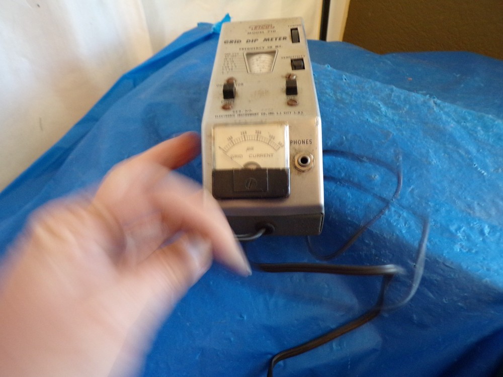 Vintage EICO Model 710 Grid Dip Meter with A-G Coils, HAM Testers