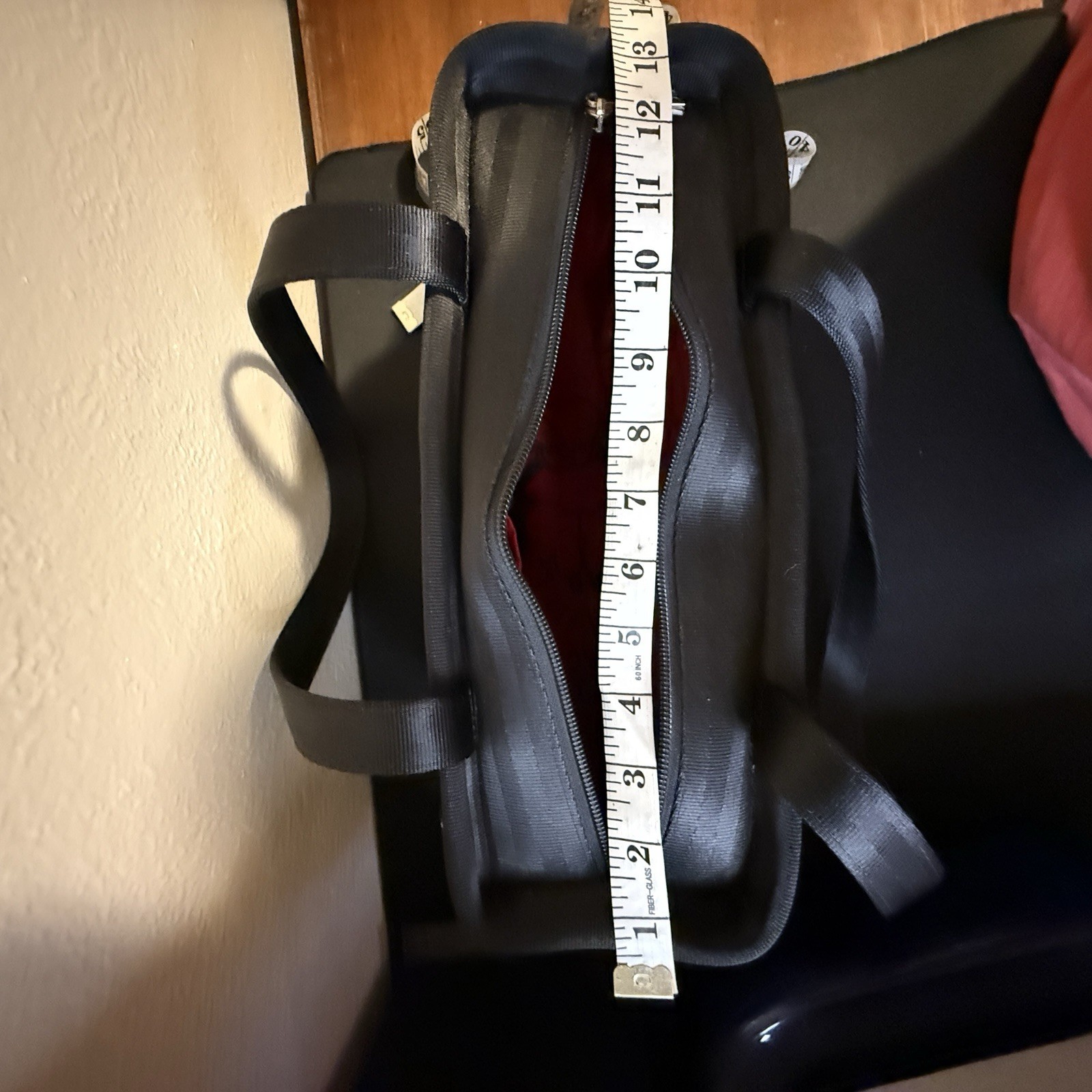 Harveys Disney Couture Minnie & Mickey Love Kiss Sketch Seatbelt Bag NWOT