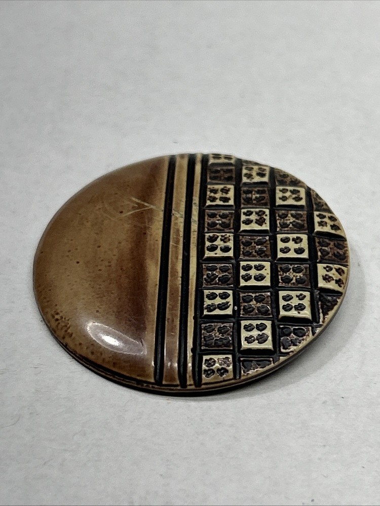 Vintage Celluloid Button Dice And Lines Design