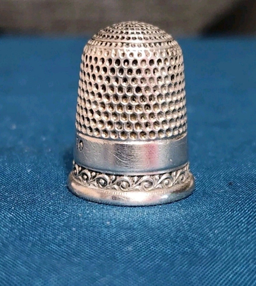Antique Simons Bros Co Thimble Size 10