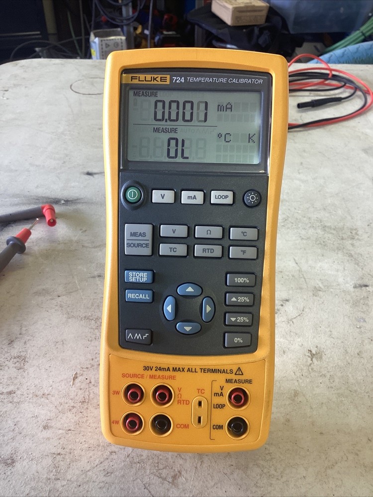 Fluke 724 Process and Temperature Calibrator with Leads