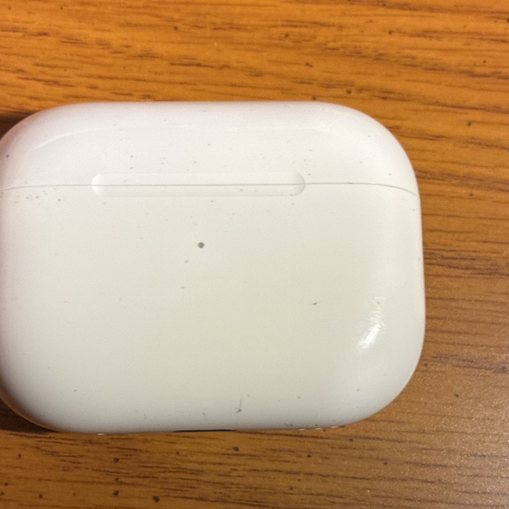 Apple AirPods Pro Wireless Charging Case White