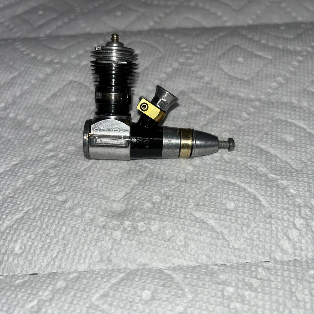 COX .049 Tee Dee model airplane engine