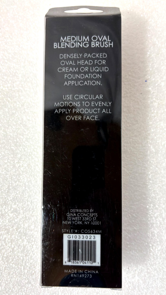 Medium Oval Makeup Blending Brush – Cream or Liquid Foundation Application