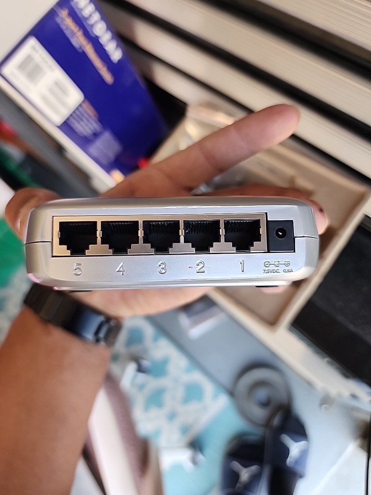 NetGear ProSafe (FS605) 5-Ports External Switch