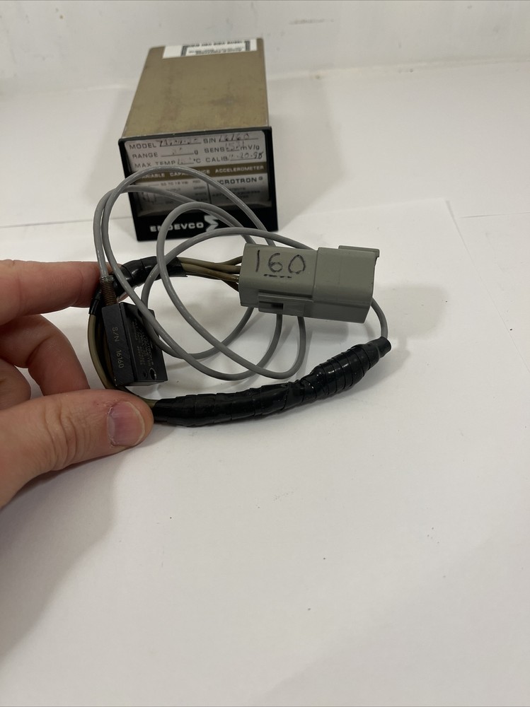 ENDEVCO MICROTRON 7290A-30 VARIABLE CAPACITANCE ACCELEROMETER