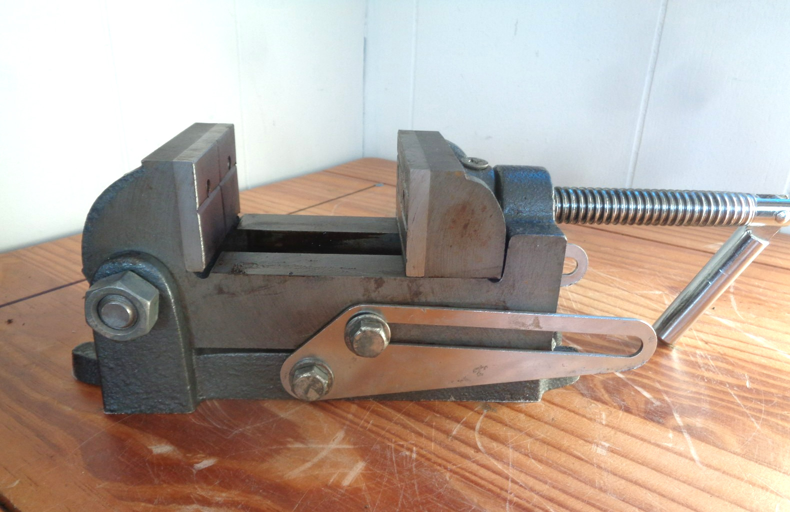Tilting Drill Press Machinist Vise 2.5” Jaws
