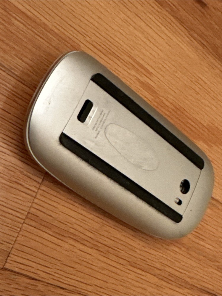 Apple A1296 Wireless Tactile/Multi-Touch Mouse - MB829LL/A