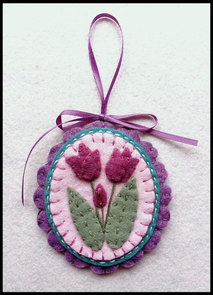PATTERN!~*HAPPY EASTER*~Easter/Spring Ornaments~wool applique PATTERN!