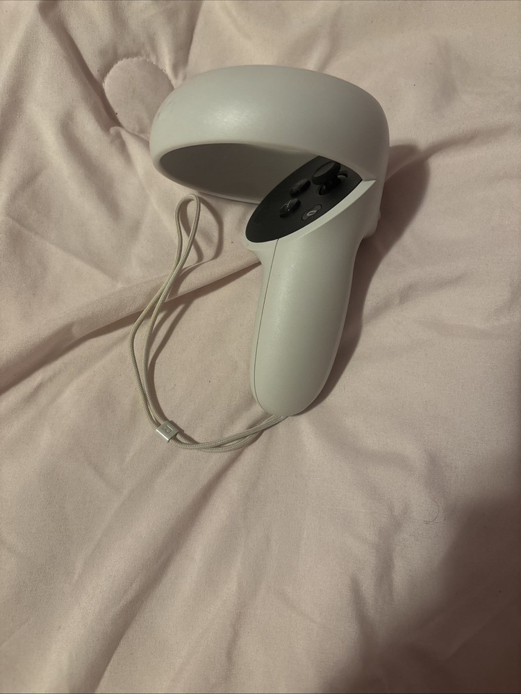 Oculus Quest 2 128GB Pre-owned with Controllers and Case