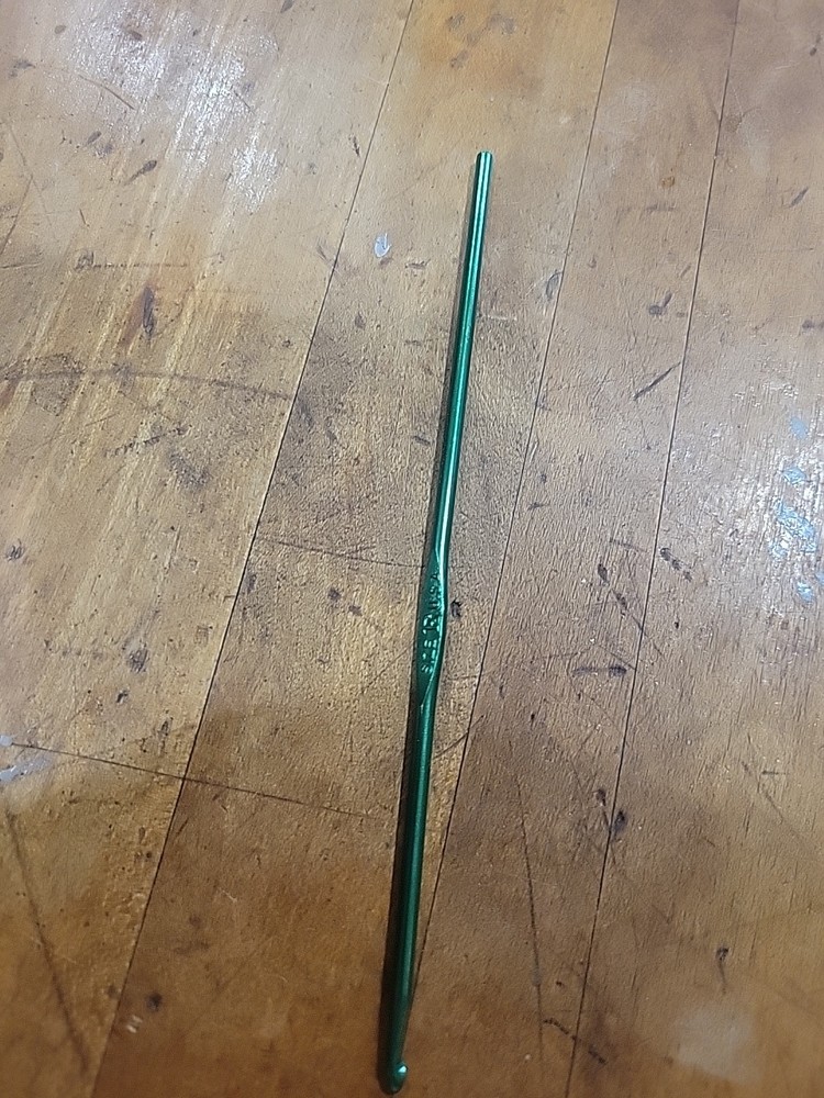 Boye Crochet Hook Size E USA