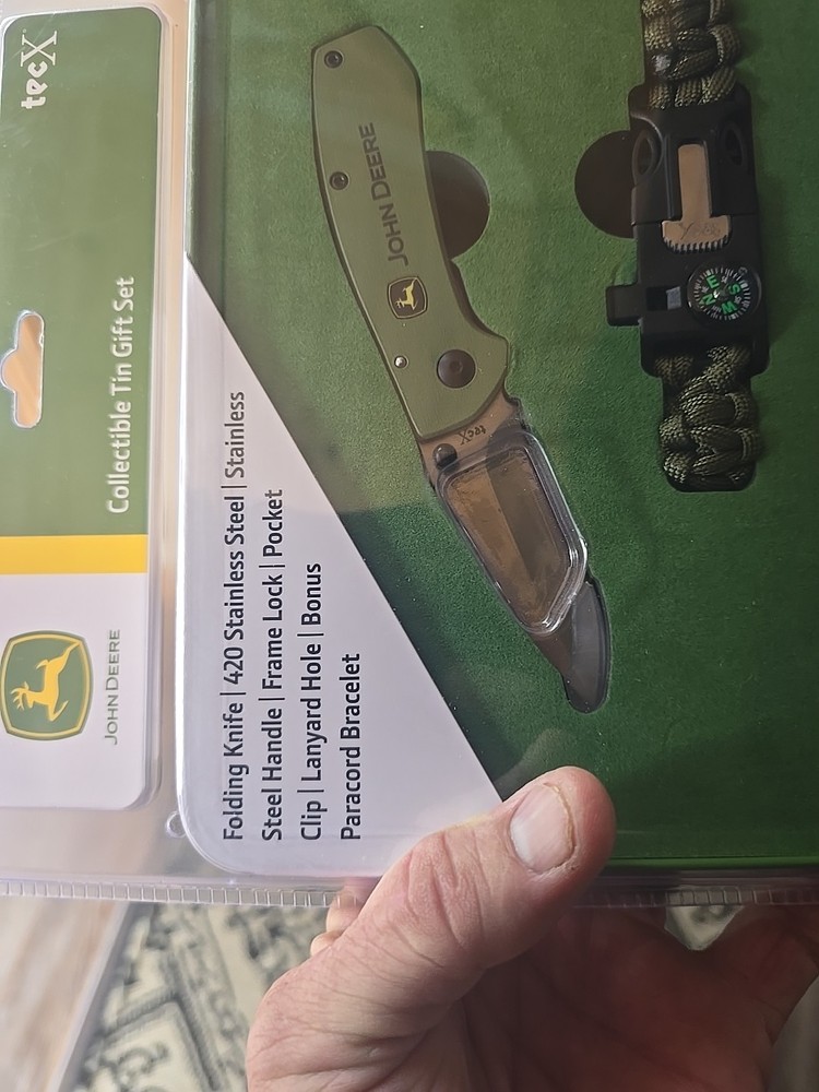 Tecx John Deere Collectible Tin "Case"