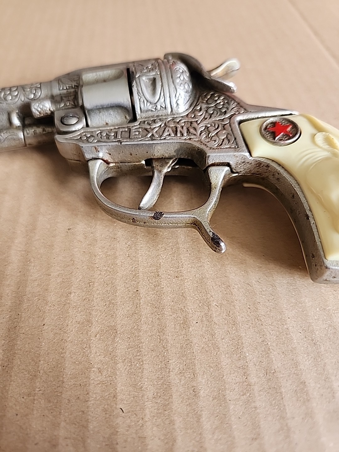 Vintage Hubley Texan 50 Shot Repeating Pistol Cap Replica TOY Gun Longhorn Grip