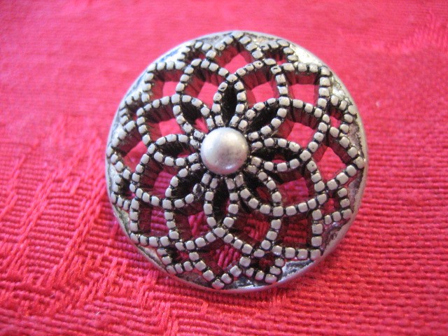 Vintage 13/16" Metal Pattern Button - V66