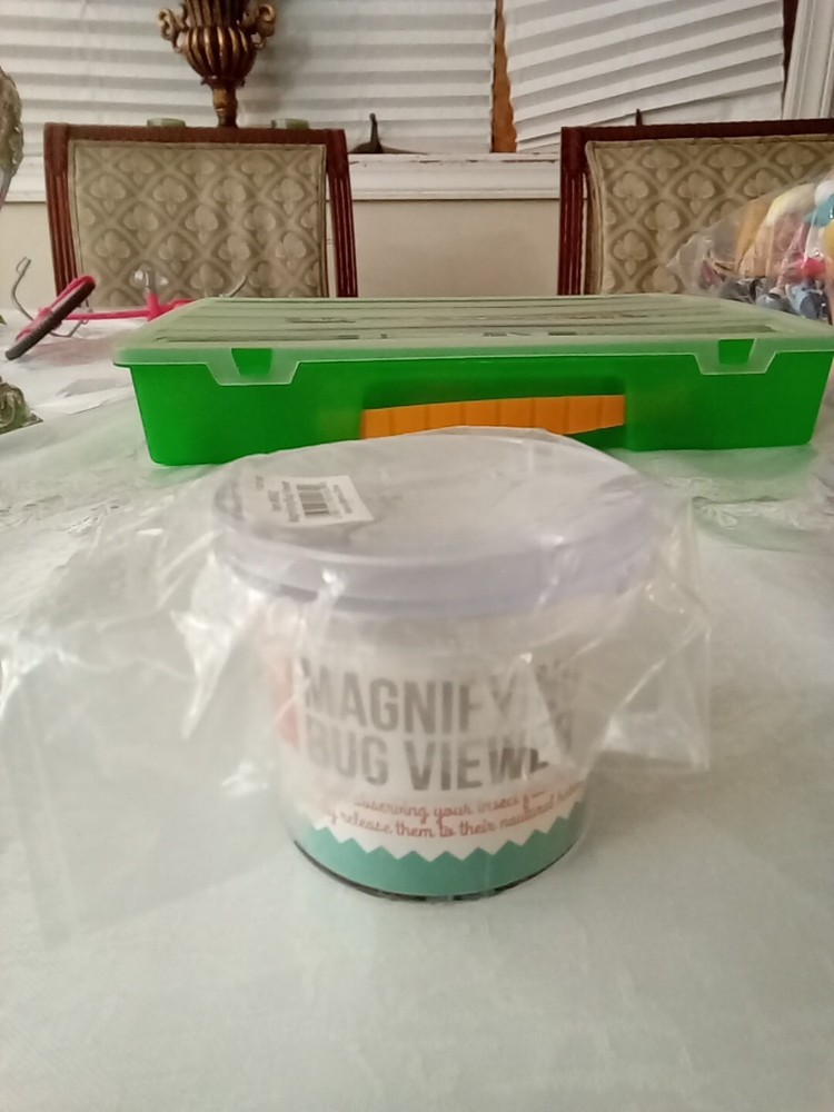 Bug Viewer Box Container w/ Magnifier Lid Insect Science