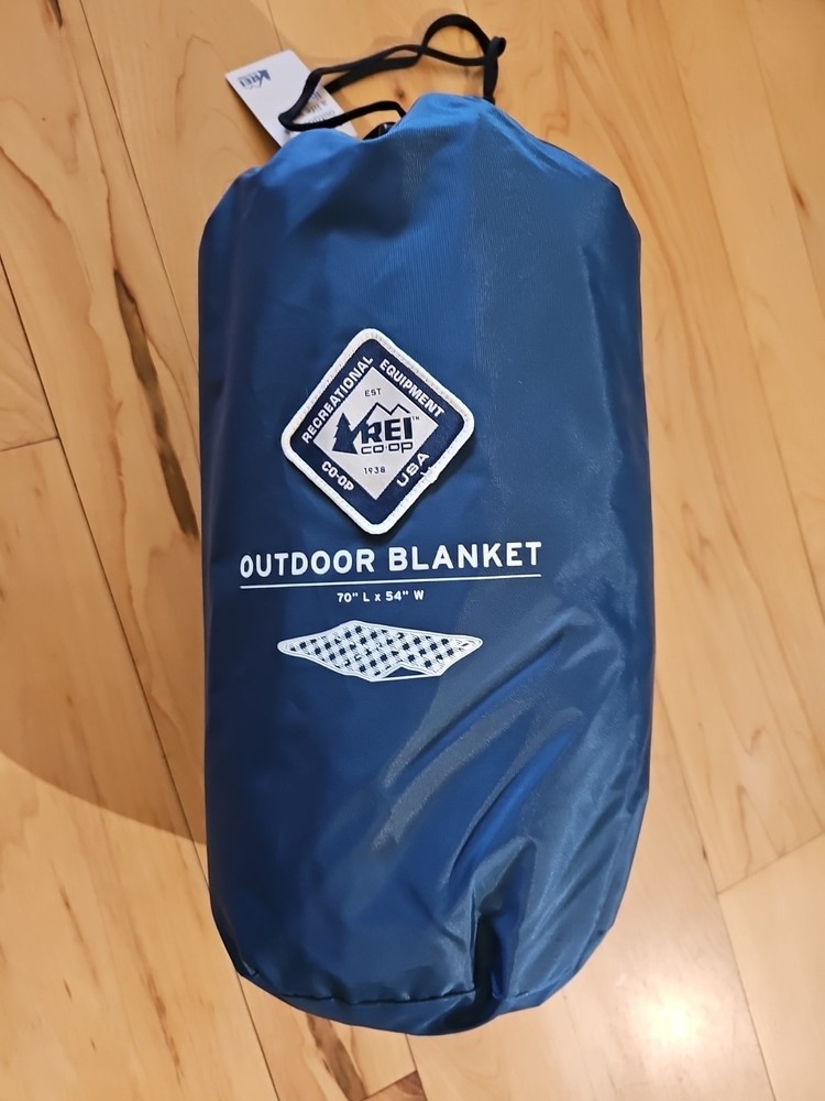 REI Outdoor Blanket 70”x 54”