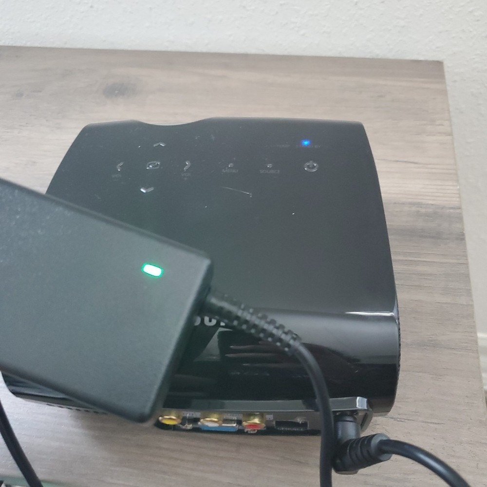 Projector Samsung SP-P400B With Plug No Remote