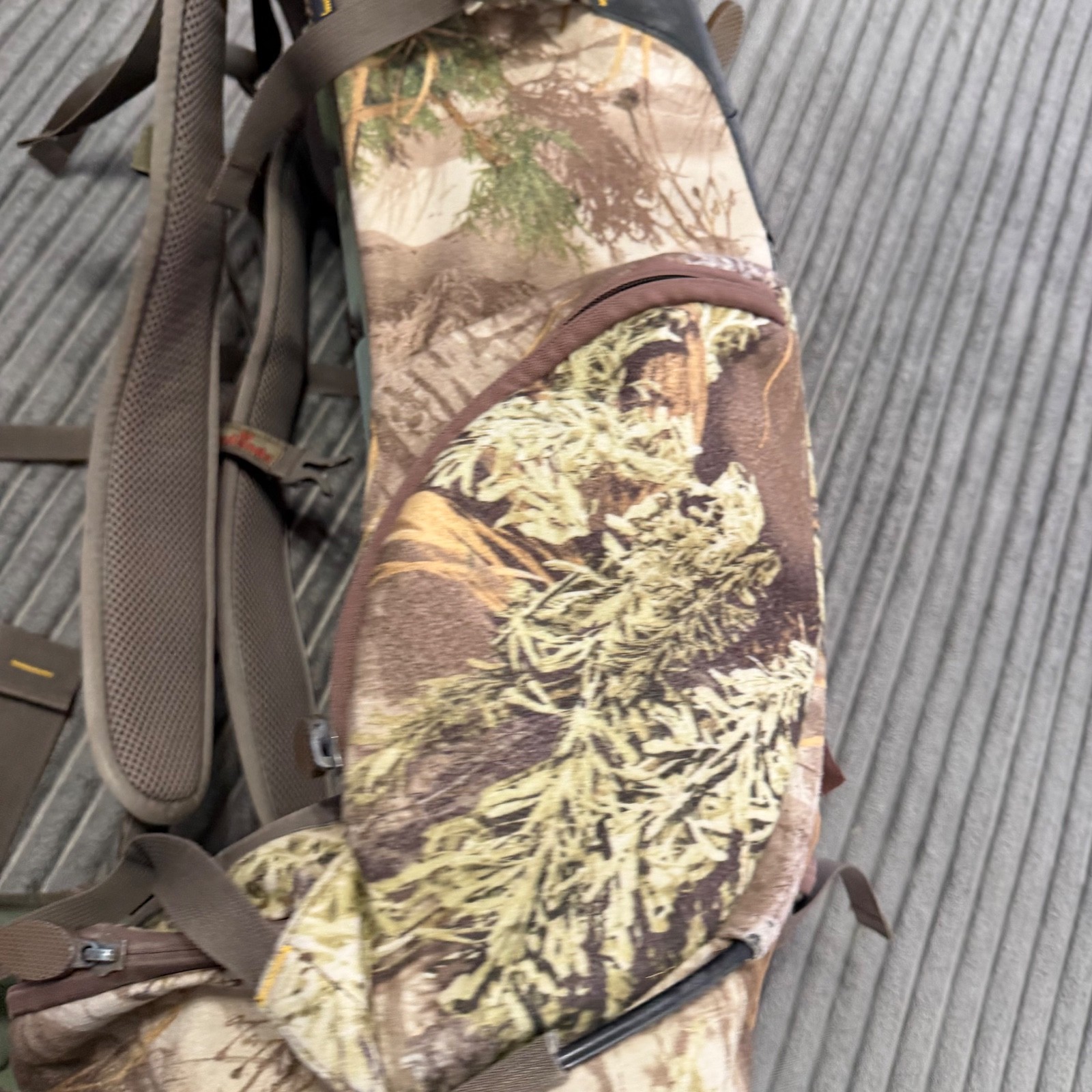 Badlands Reactor Hydration Backpack Camo Air Track Hunting/Hiking Day Pack