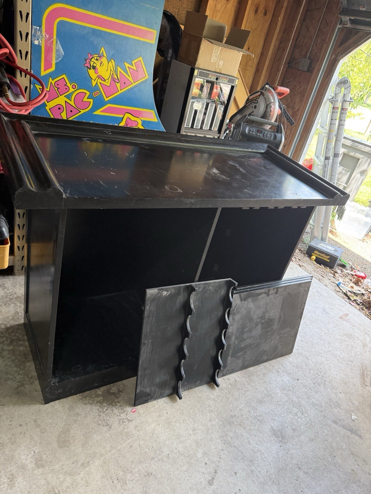 Premium Solid Wood Home Dry Bar with Ample Storage - Black Used 60"