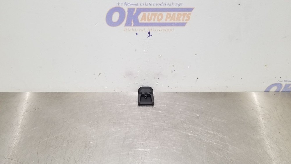 18 CHEVY SUBURBAN 1500 INTERIOR MOUNTED FORWARD COLLISION WARNING CAMERA