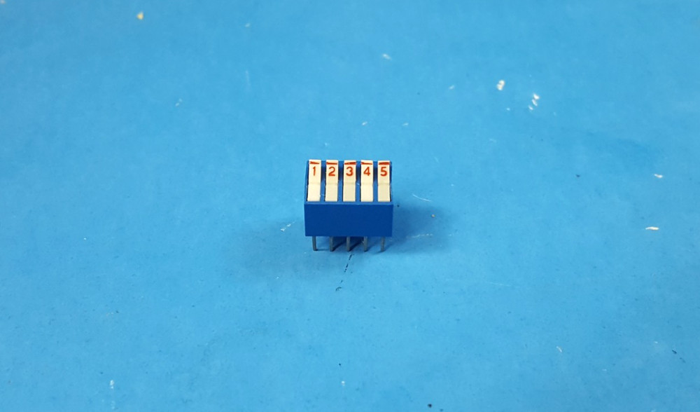 ONE PC- EECO DIP WITH 5 POSITION, 240005GB