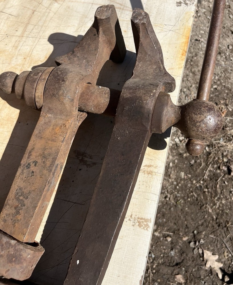 5 1/4 Blacksmith Vice Antique 57 Lbs Post Leg