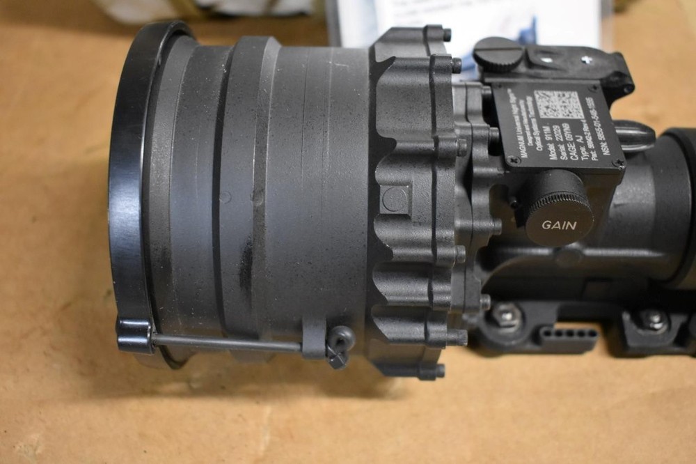 AN/PVS-27 Night Vision Scope MAGNUM UNIVERSAL NIGHT Sight (MUNS)