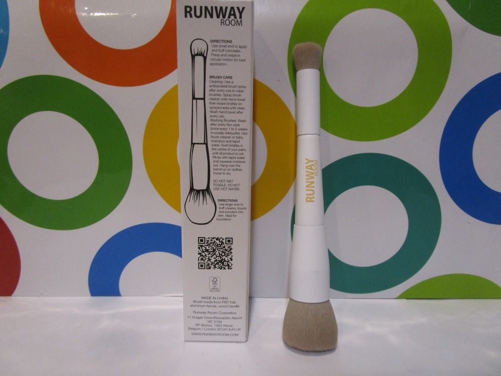 RUNWAY ROOM ~ BUFFER BATON BRUSH ~ BOXED
