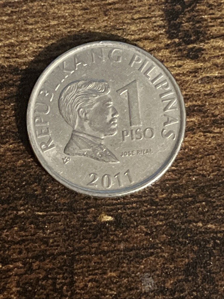 2011 Philippines 1 Piso Actual Coin TK8579*