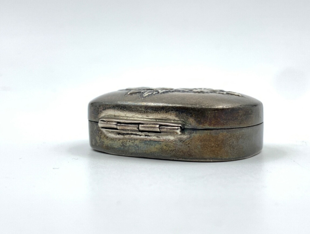 Mervyn's Sterling Pill Box Silver Repousse AN3/25