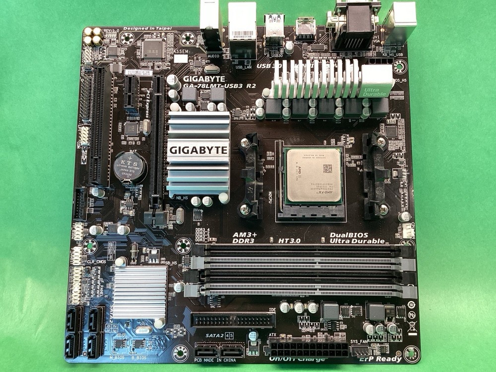 Gigabyte GA-78LMT-USB3 Desktop PC Motherboard & CPU - UNTESTED