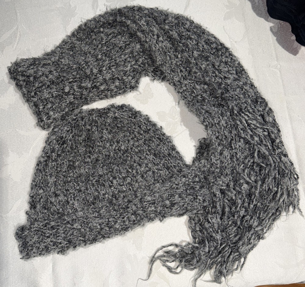 Handmade Gray Scarf And Hat 110x4”