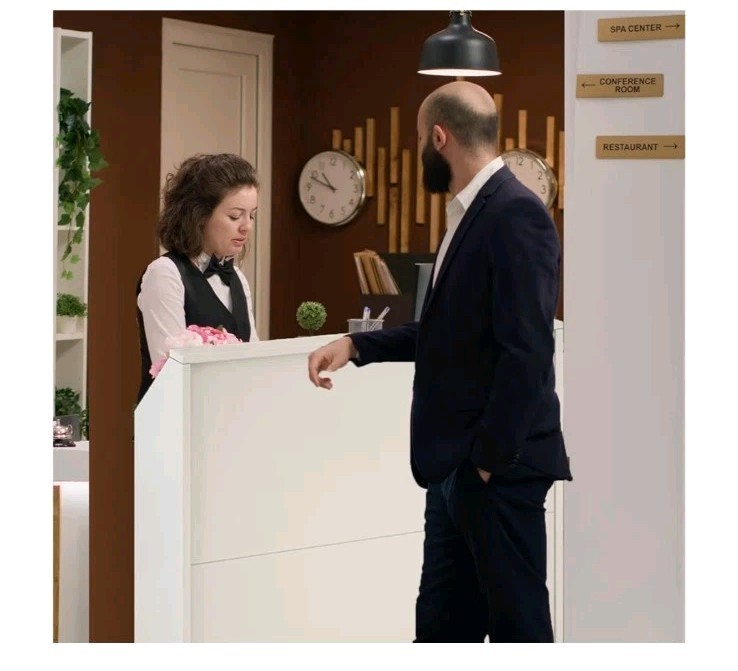 Reception Desk with Counter, Modern Front Desk with Lockable Drawers, White