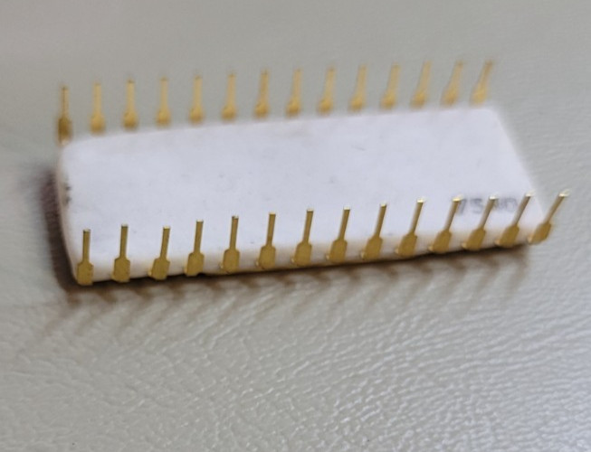 Vintage Intel C8251 Very Rare version; 7540 date code! (ALL LEGS INTACT!!!) (M)