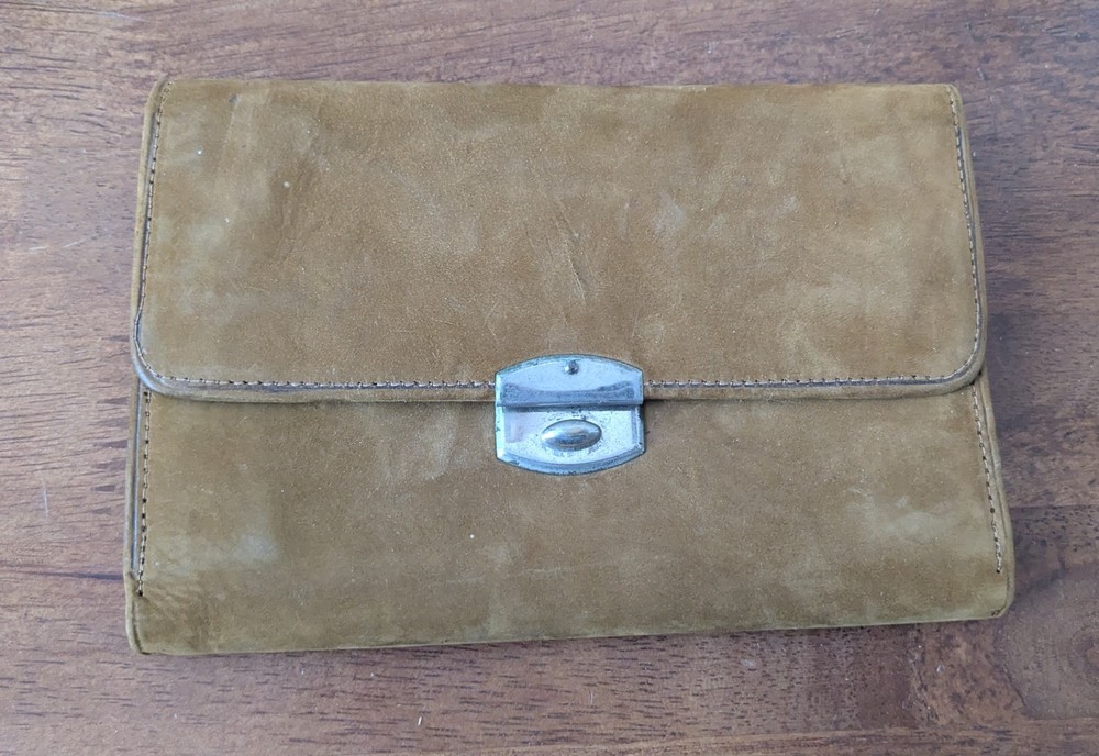 Antique Tan Suede Wallet Ca. 1920.