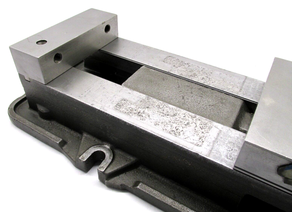 KURT ANGLOCK 6" MILLING MACHINE VISE - #D675