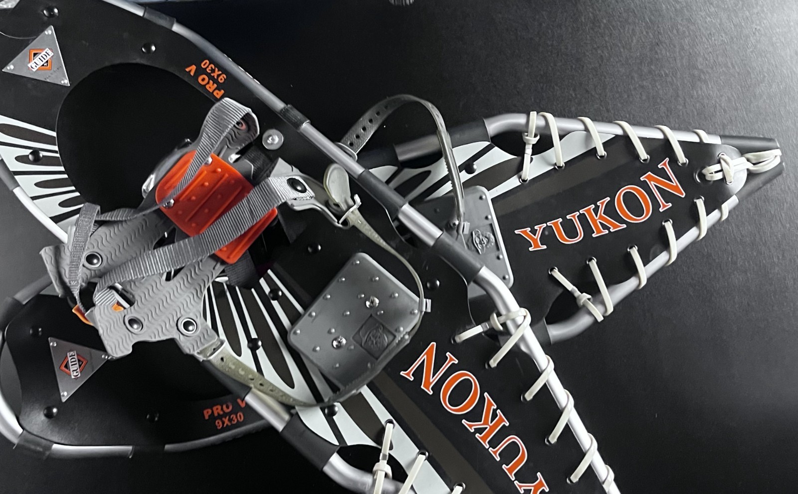 Yukon Charlie's Professional Guide Pro V Series Pair Snowshoes 9x30