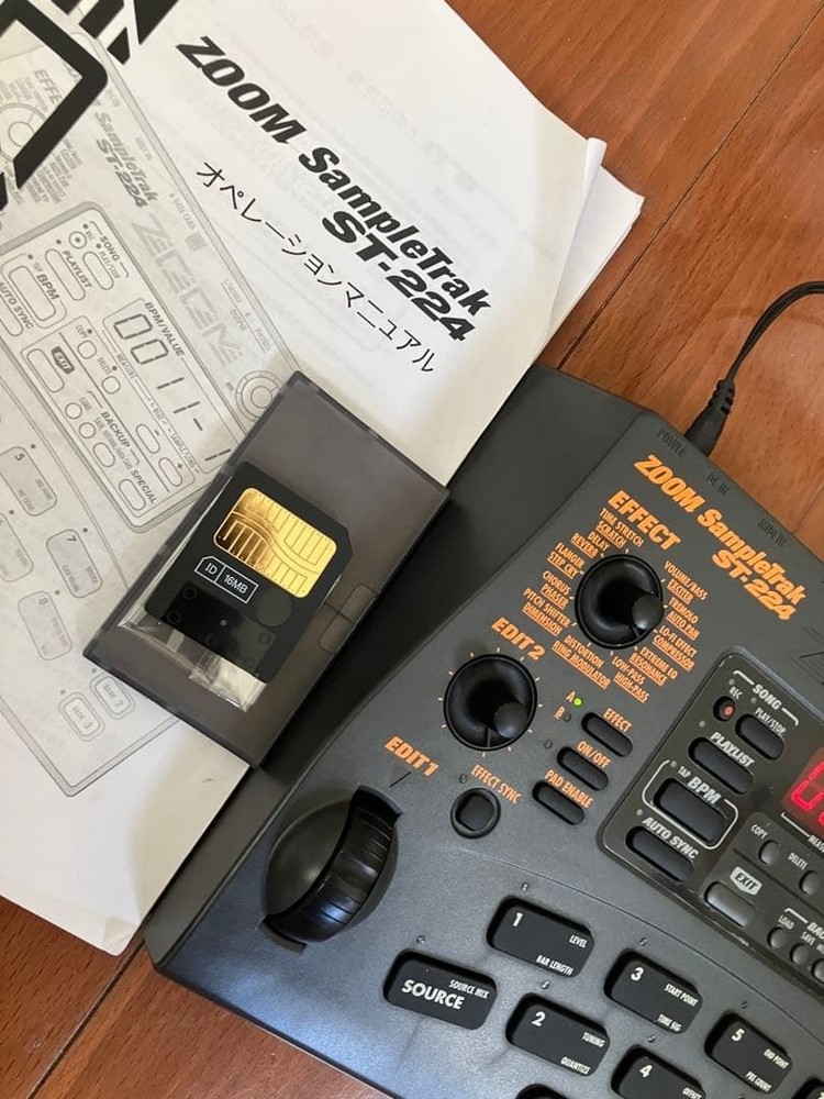 ZOOM SampleTrak ST-224 Sampling Groovebox 8 Pad Sequencer w/ Manual Tested Work