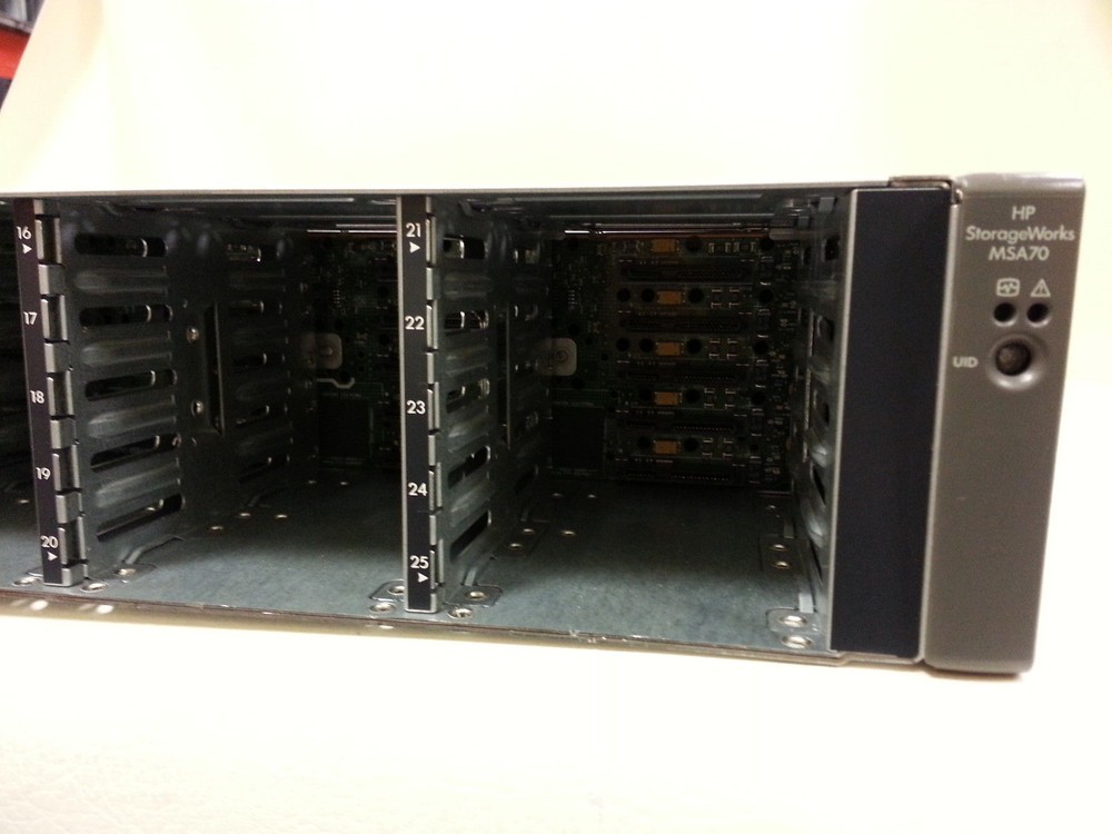 HP STORAGEWORKS MSA70 MODULAR SMART ARRAY 418800-B21 25 x HDD BAYS