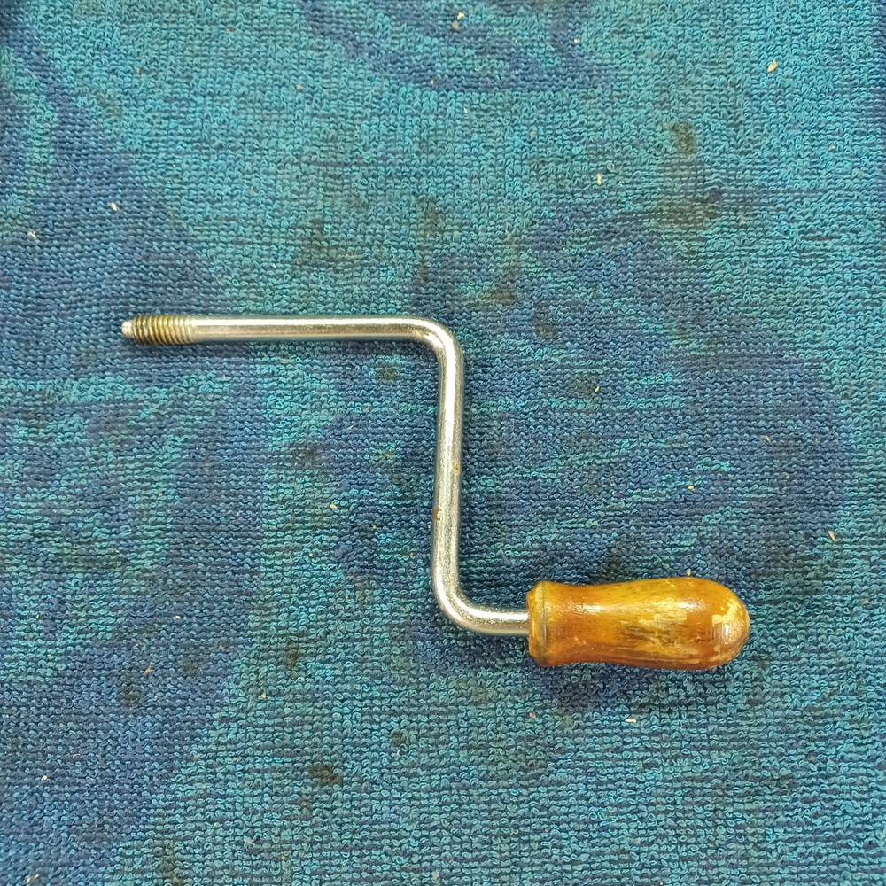 PHONOGRAPH HAND CRANK 5/16" MALE THREADED