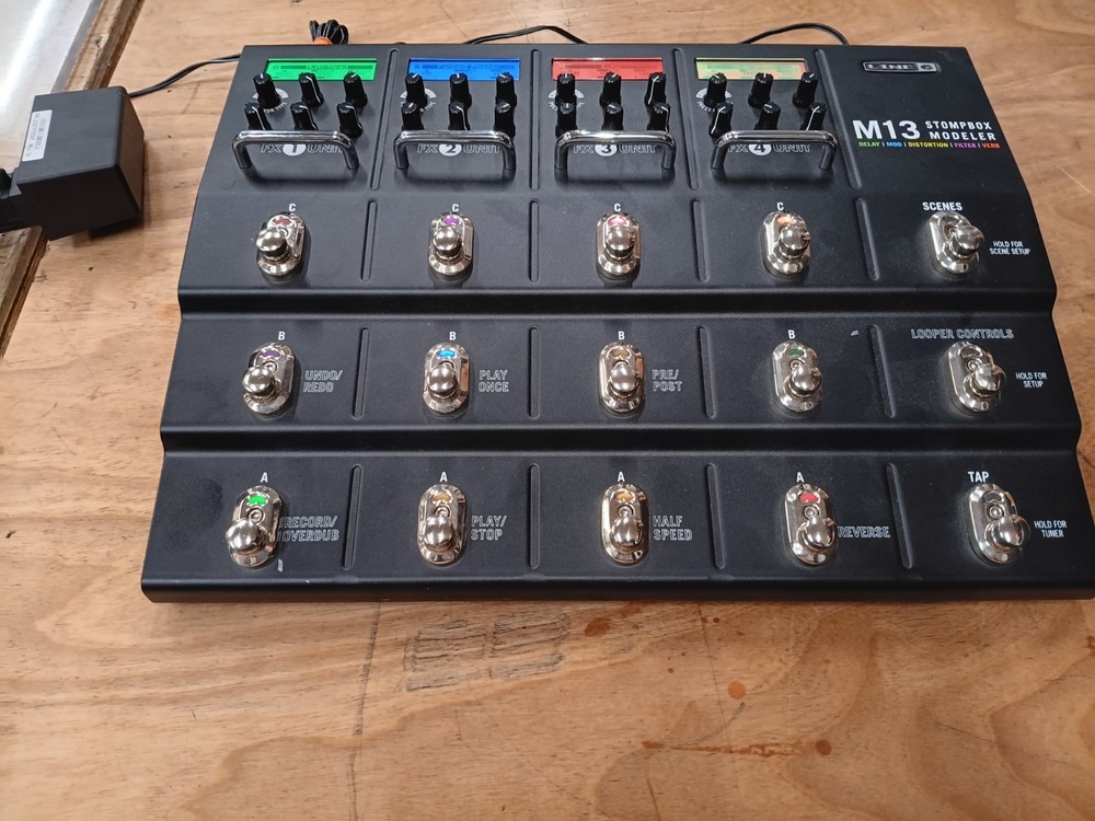 Line 6 M13 Stompbox Modeler Guitar Processor Pedal 75+ Effects
