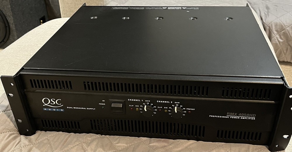 QSC Audio RMX 4050HD Professional Power Amplifier