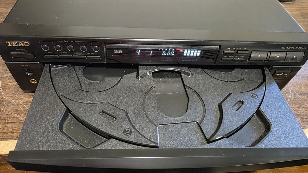 Teac PD-D2700 5-Disc CD Changer Player