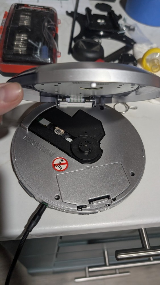 Philips EXP2561 Portable CD Player Silver Blue DBB Shock Protection Programmable