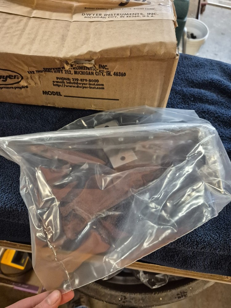 NEW Dwyer ~ A-306 ~ Outdoor Static Pressure Sensor Kit
