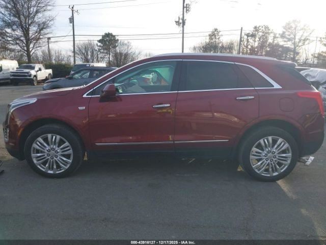 XT5 2017 Glove Box 4972233