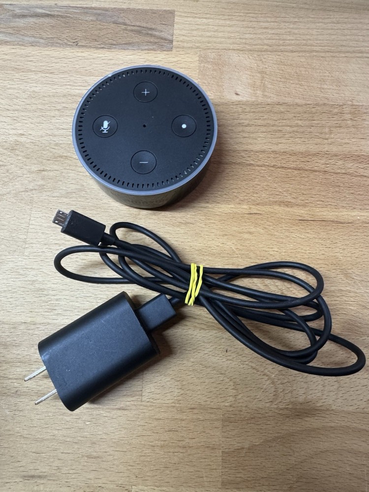 Amazon Echo Dot (2nd Generation) Smart Speaker Blk RS03QR W/ Charger Tested