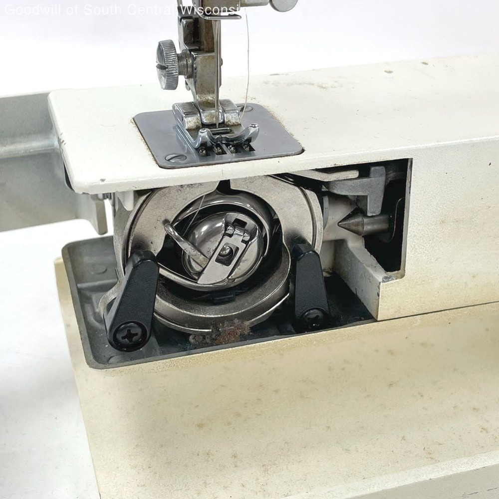 Dressmaker Sewing Machine 2200F ALLYN