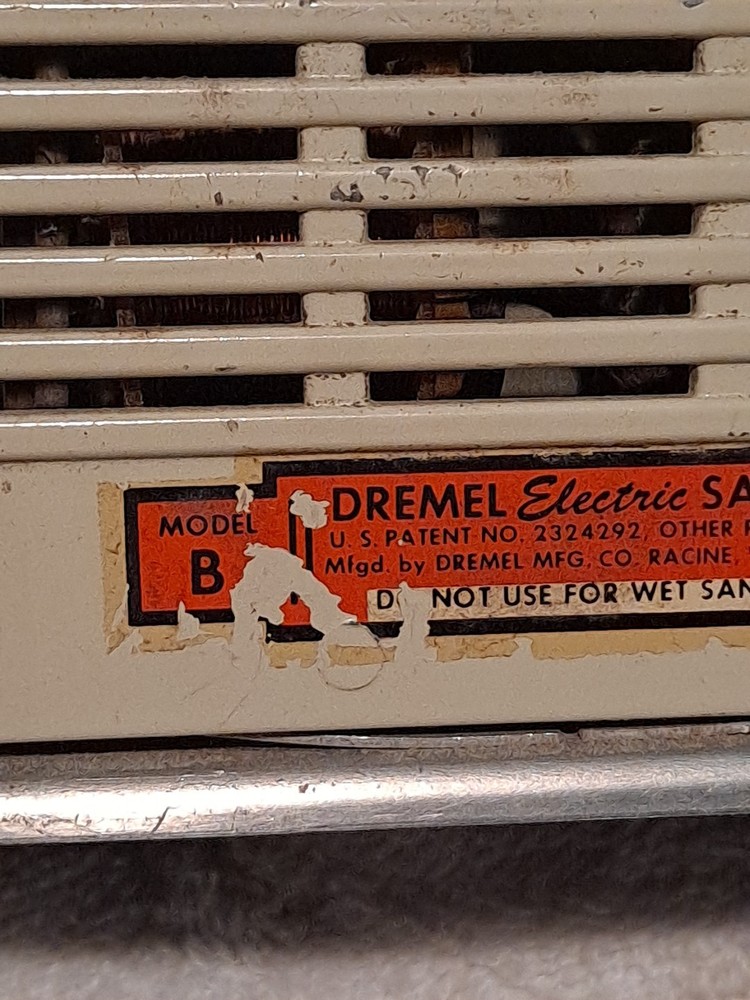 Dremel Electric Sander / Polisher Model B, Working